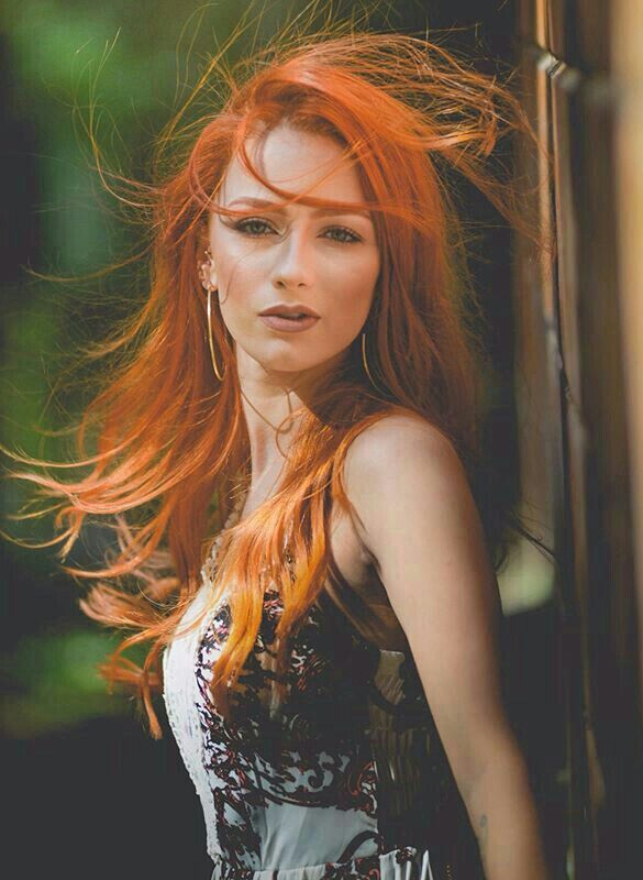 Pin By ♞ℬ𝖊𝕝v𝖊∂𝖊r𝖊♞ On ☣red Hot Passion☣ Pretty Redhead Beautiful Redhead Redhead Beauty