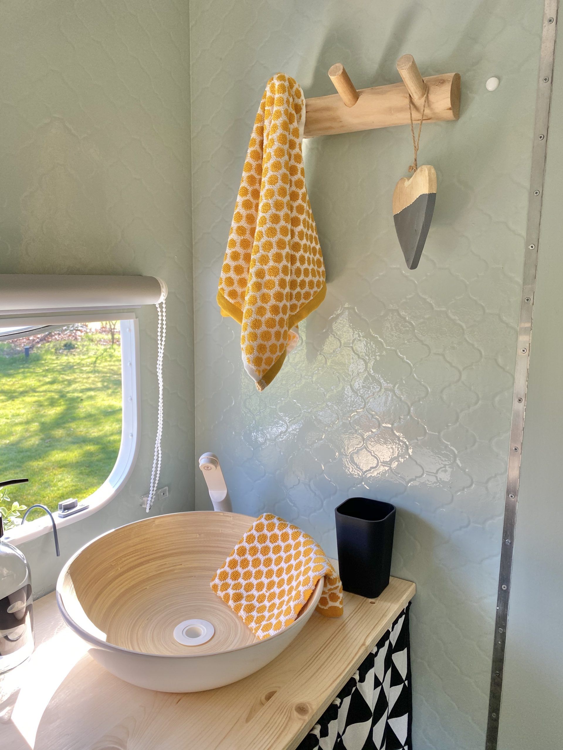 De Judidith Wilk 540 uit 1979Judidith | Judidith Retro Caravan, Camper Caravan, Camper Decor, Retro Trailers, Camper Trailers, Travel Trailers, Minivan Camping, Camping Trailer, Camper Interior Design