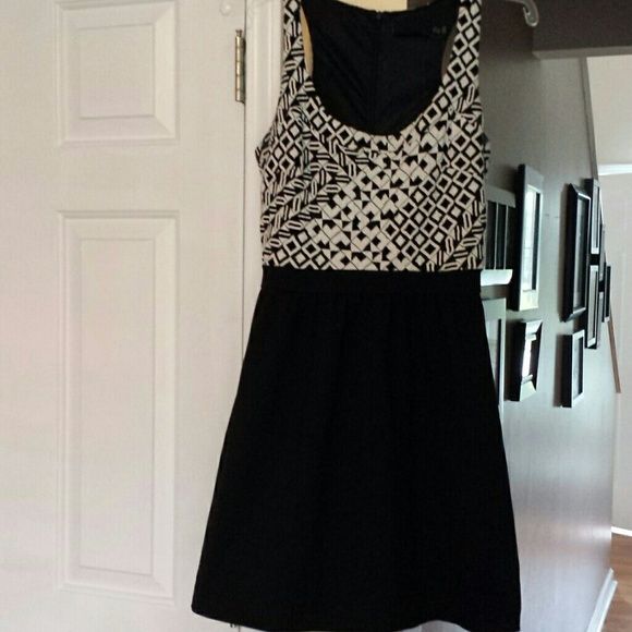 Black And White Cynthia Rowley Dress By Black And White Cynthia Rowley Dress By Excellent Condition A Line With Pockets Dresses