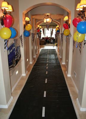 Last year, around this time, my friend, Jennifer, asked me for some ideas for a car-themed birthday she was throwing for her 4-yr.-old son. That inspired this post, full of fun “High-octane” party ideas. She ended up throwing a fabulous party that my kids and I got to attend, and I took lots of pictures … Fête Hotwheels, Hotwheels Birthday Party, Race Car Birthday, Cars Birthday Parties, Boy Party, 2nd Birthday Parties, Birthday Party Themes, Hotwheels Party Ideas, Boys Party Ideas