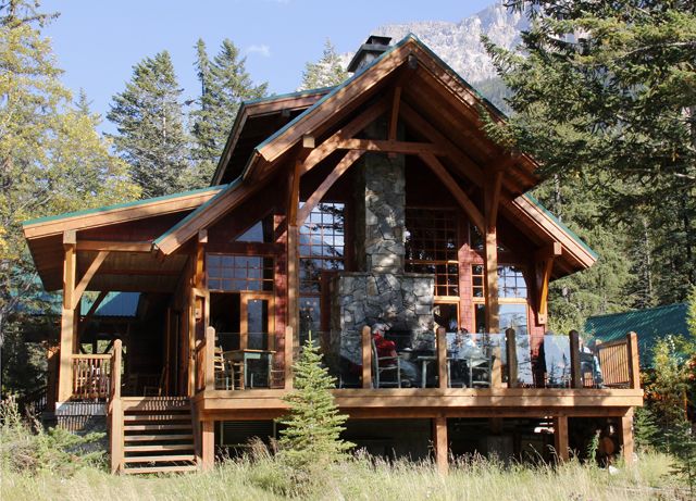 Hotel Review Cathedral Mountain Lodge In Yoho National Park Cathedral Mountain Lodge Yoho National Park