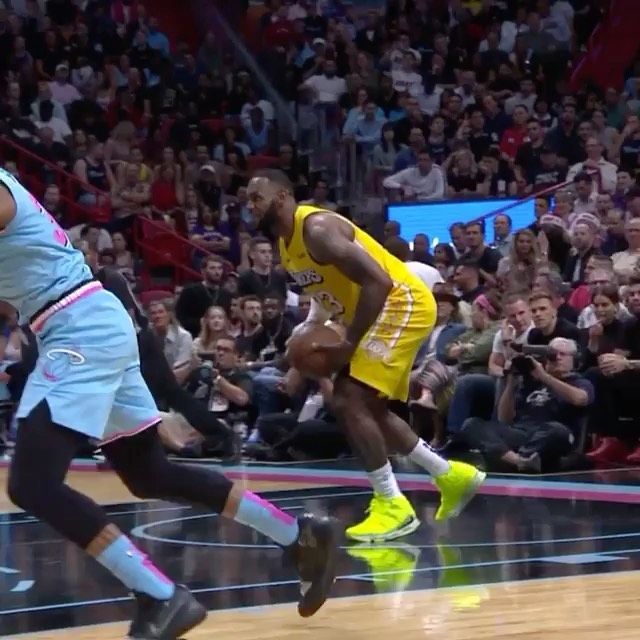 Touchdown #NBA #Basketball #Lakers #Lebron #Followme #Lol #NBAMemes #Halloween #Athletes #Fitnes...