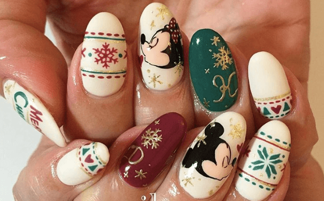 9 Disney Holiday Nail Art Ideas Plus 3 Grinch Inspired Styles Nail Art Disney Disney Nails Christmas Nails 9 Disney Holiday Nail Art Ideas Plus 3 Grinch Inspired Styles Nail Art Disney Disney Nails Christmas Nails