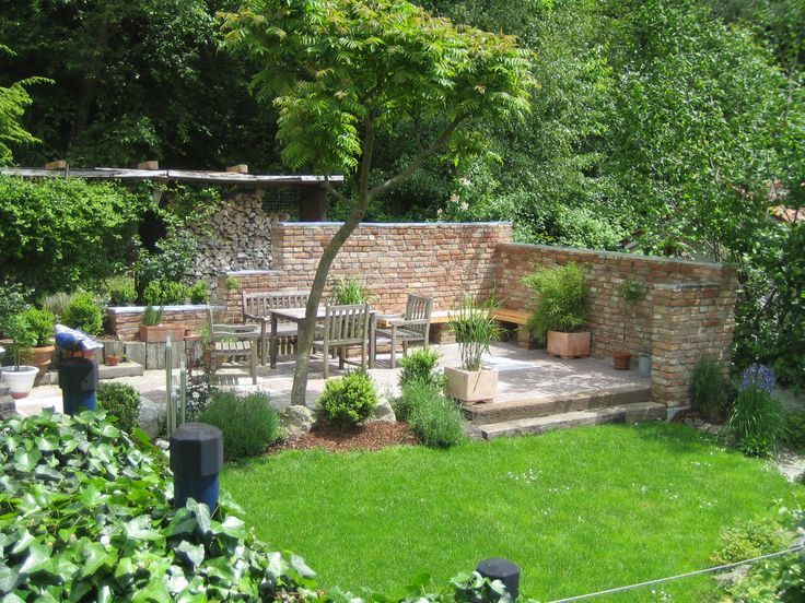 Terrassensitzplatz mit Ziegelmauer – Balkon ideen
