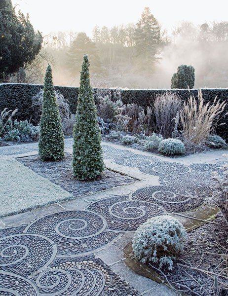 A New Book Celebrates the Beauty of Contemporary English Gardens #gardendesign