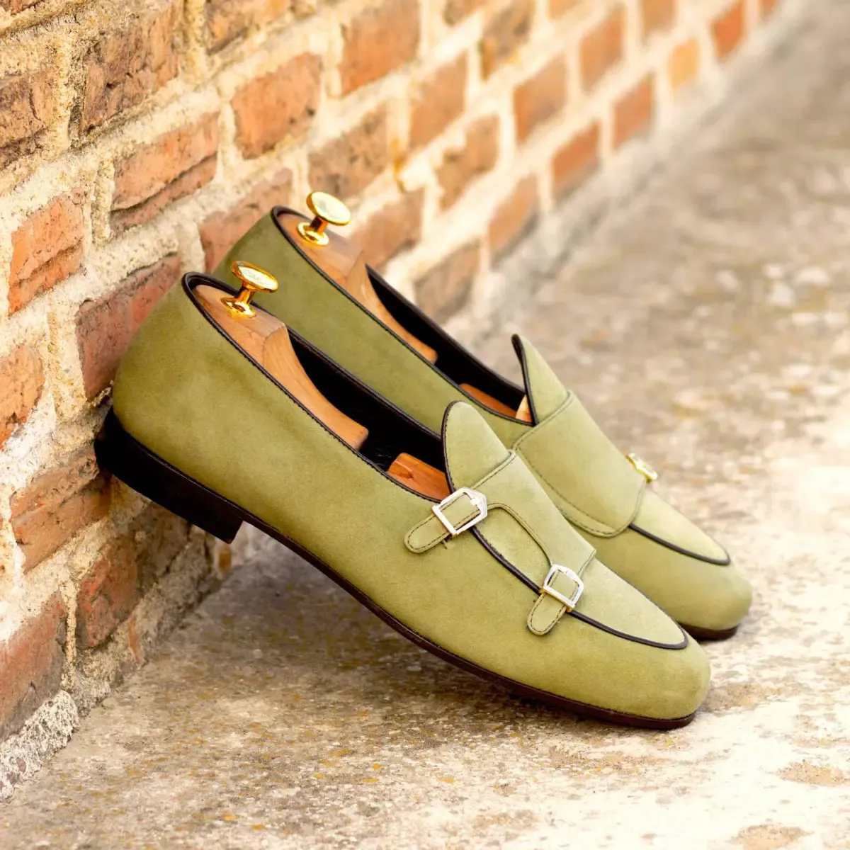 Custom Made Men's Monk Slippers
Part of our iconic Chicago Collection, the Pershing Road Monk Slippers share the lines of our Sheridan Road Slippers but feature a contrasting double monk strap. Perfect for any occasion, as they can be worn as a slip-on yet looks as formal as any formal occasion shoes.
Every pair of Pershing Road Monk Slippers are Handcrafted to order in our workshop in Almansa Spain, with a history of artisan shoemaking dating back to the early 18th century.
Robert August use Leather Slippers, Mens Slippers, Me Too Shoes, Men's Shoes, Dress Shoes, Double Monk Strap, Occasion Shoes, Shoe Tree, Calf Leather
