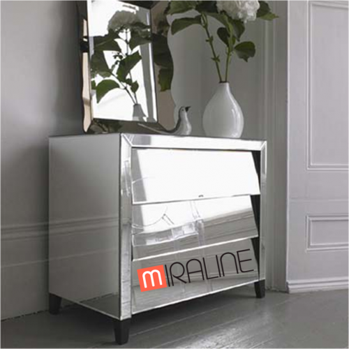 Зеркальный комод Illusion Cheap Nightstand, Mirrored Nightstand, Mirrored Furniture, Muebles Art Deco, Tall Boys, Dream Living Rooms, Bedroom Night Stands, Beveled Edge, Dressing Table