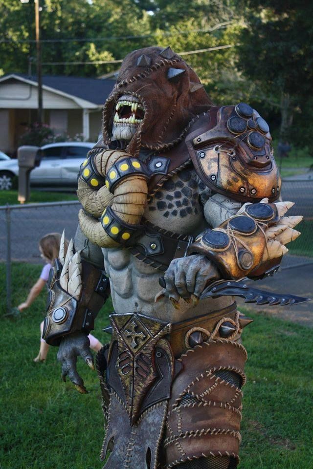 cosplay Gears of war locust