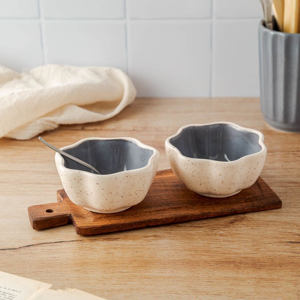 Podés usar un set para las picadas y llenar las compoteras con salsitas, frutos secos, quesos y aceitunas. Otro para organizar los ingredientes cuando cocinas, así te sentís como en un programa de El Gourmet. Otro para servir el postre y disfrutar de un rico helado o ensalada de frutas. O incluso aprovechar las compoteras para hacer flancitos individuales y guardarlos en la heladera. Siempre listos para cuando necesitas algo dulce 🤭
Lo mejor de todo es que por fuera son todas iguales (natura Queso, Salsa, Rico, Serving Bowls, Tableware, Kitchen, Products, Gourmet, Deserts