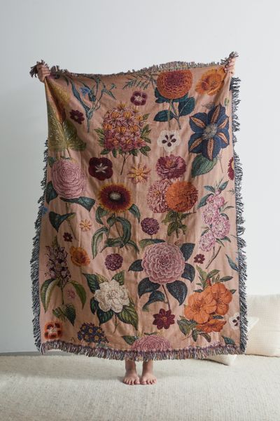 Woven throw blanket from Valley Cruise Press featuring a wildflower-strewn pattern that gives your space a quaint, vintage-inspired feel we love. Colorful, reversible design is made from a soft cotton with fringed trim around the edges.Content + Care. 100% Recycled cotton Hand wash Made in the USA Size. Dimensions: 50”l x 68”w Decoration Inspiration, Woven Throw, Boho Throw Blanket, Throw Blankets, Cottage Blankets, Quilted Throw Blanket, Cozy Throws, Recycled Cotton, Crochet Blankets