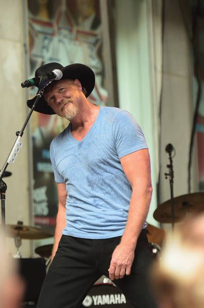 Musician Trace Adkins interacts with fans during