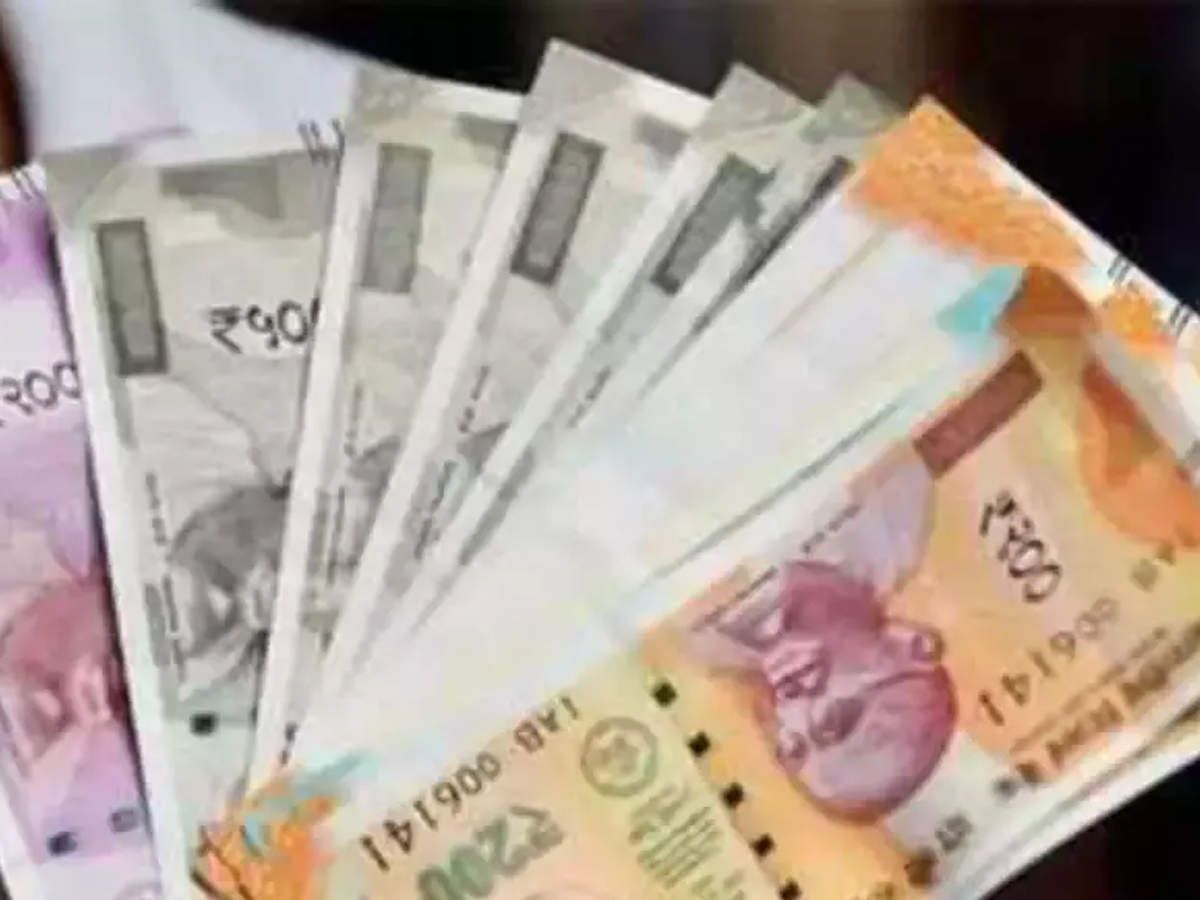 Indian Rupee Rises 8 Paise To 70 79 Against Us Dollar On Easing