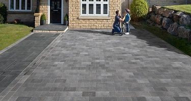 Marshalls Tegula Kerb Edging 1000 In 2020 Stone Landscaping Landscape Bricks Landscape Edging