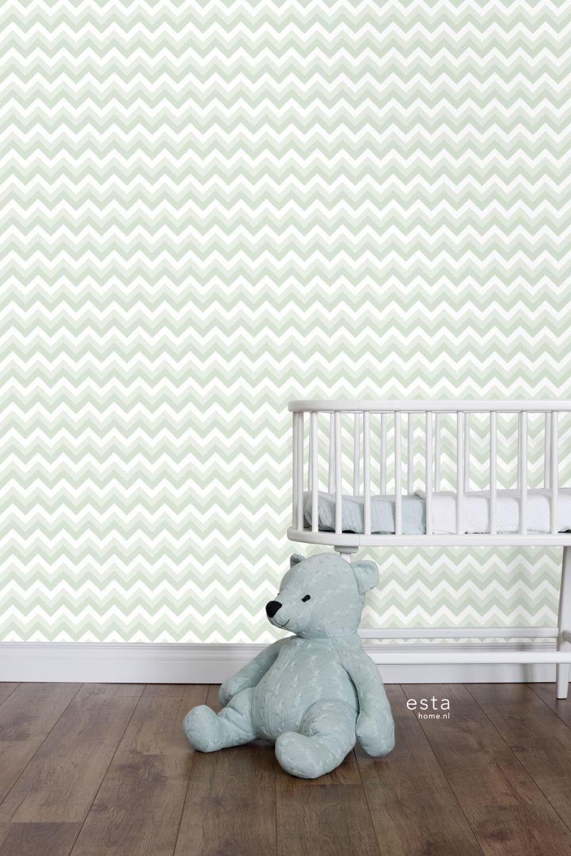 O papel de parede vinílico Little Bandits 128858 com estampa chevron (ziguezague) em tons de verde e branco proporciona uma atmosfera alegre, moderna e divertida ao ambiente. Deixe a sua imaginação fluir e crie uma decoração fantástica para o quarto de seu pequeno. Um quarto para brincar e sonhar!O Papel de Parede Vinílico Little Bandits 128858 possui acabamento sofisticado e é de fácil aplicação. A superfície vinílica mantém o papel protegido contra umidade e sujeira, proporcionando um efeito Kids Rugs, Home Decor Decals, Lucas, Link, Products, Green Wallpaper, Wall Papers, Eco Friendly Products, Nursery Decor