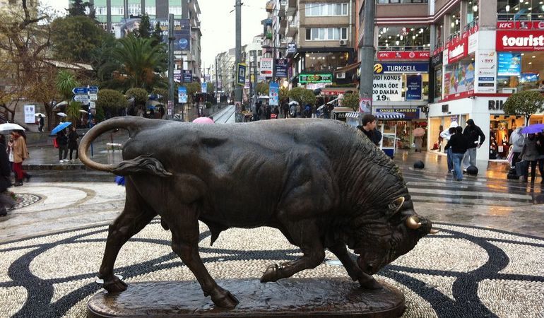 Top Monuments To Visit In Istanbul Kadikoy Bull Statue Monument Istanbul Statue