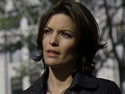 Still Of Alana De La Garza In Law Order 1990 Law And Order Svu