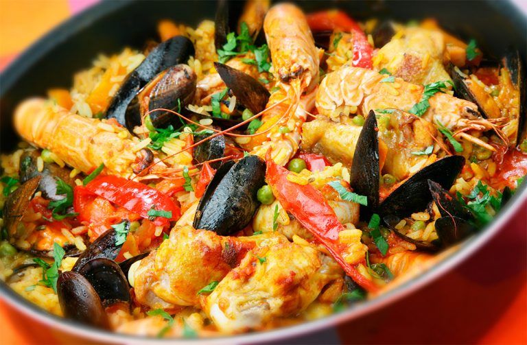 Paella Portugaise (arroz à Valenciana) Marmite du monde en Une bonne casserole de moules, un classique de la mer
