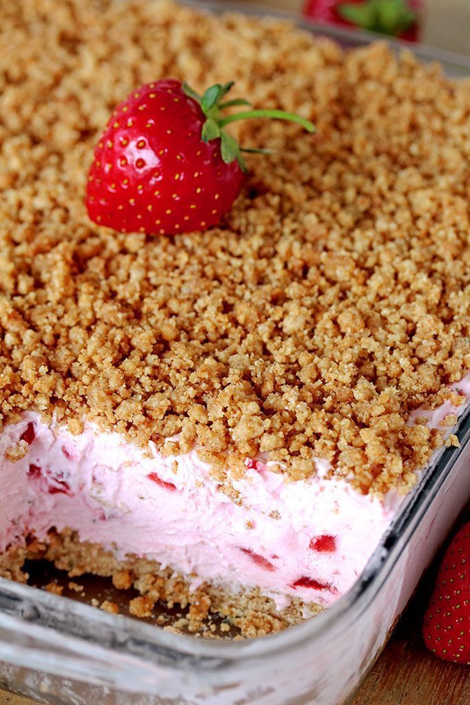 Facile Frozen Strawberry rafraîchissante Dessert, crème dessert glacé