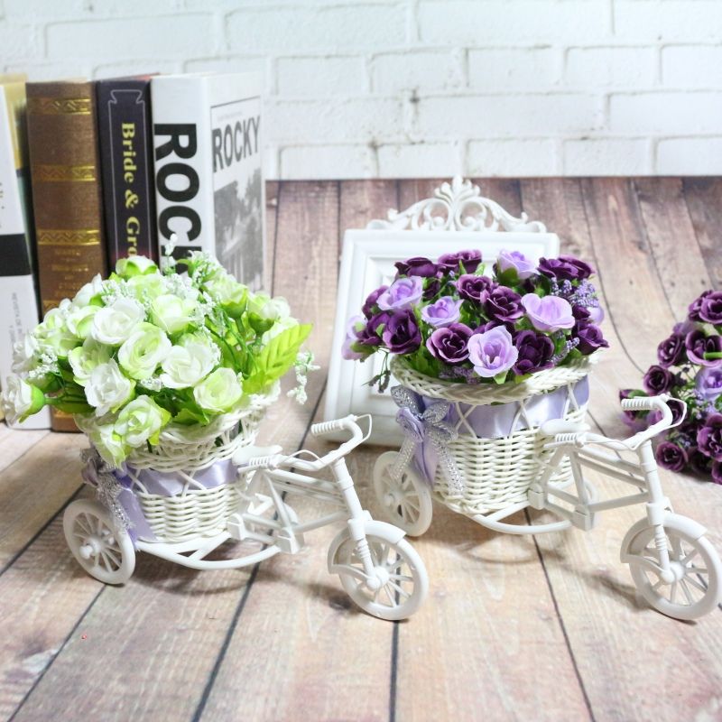 white flower pots plastic