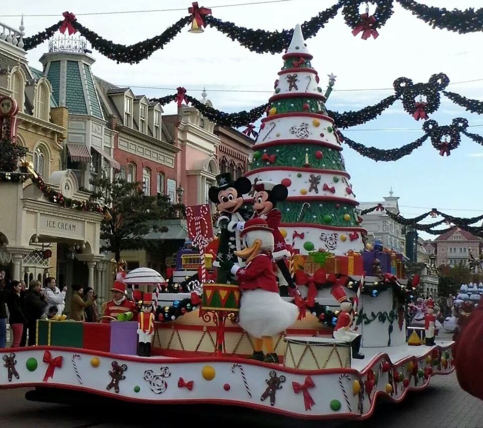 Disneyland Paris Christmas 2024 Dates Christmas at Disneyland Paris Disney paris, Disneyland paris france