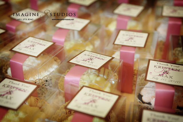 Edible Couture The New Must Have Wedding Favors Cupcake Edible Couture The New Must Have Wedding Favors