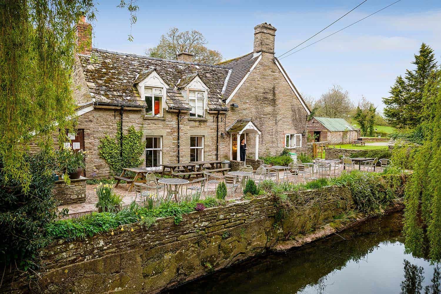 Romantic countryside retreat in idyllic Herefordshire village The