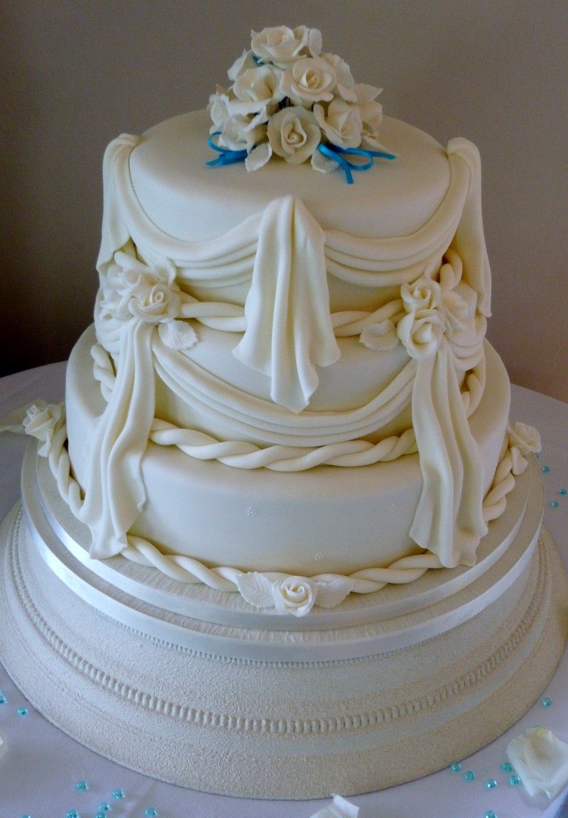 Swags And Tails From Centre Piece Cakes Isle Of Wight Wedding Swags And Tails From Centre Piece Cakes Isle Of Wight