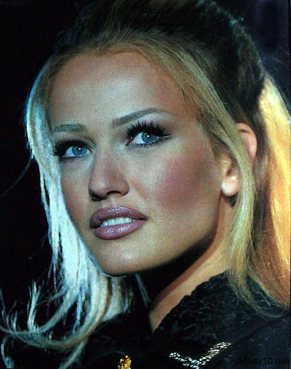 karen mulder g r nt ler ile 90lar makyaj sar n g zellik karen mulder g r nt ler ile 90lar makyaj sar n g zellik
