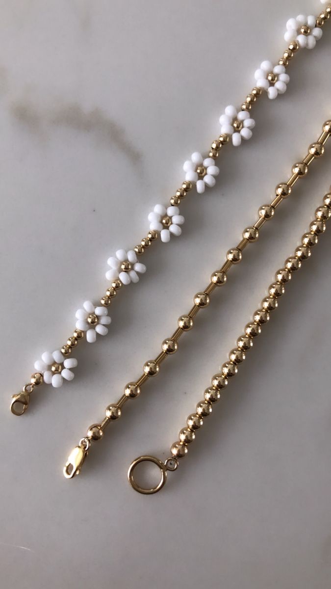 The ultimate classic gem is back with a major upgrade, including a slightly bigger stone and now with a lobster clasp (not spring clasp). This bracelet can be dressed up or down, layered with our Micro Link Chain Bracelet, or worn by itself. This is the perfect match to our Round Diamond Necklace. 14k solid gold - always Rolo Chain 1mm Available in 6.5", 7" Diamond VS Clarity Carat weight 0.10cw Lobster lock closure Handmade Jewelry Tutorials, Diy Jewelry Unique, Handmade Wire Jewelry, Girly Jewelry, Cute Jewelry, Handmade Bracelets, Diy Bracelet Designs, Bracelet Crafts, Bracelet Patterns