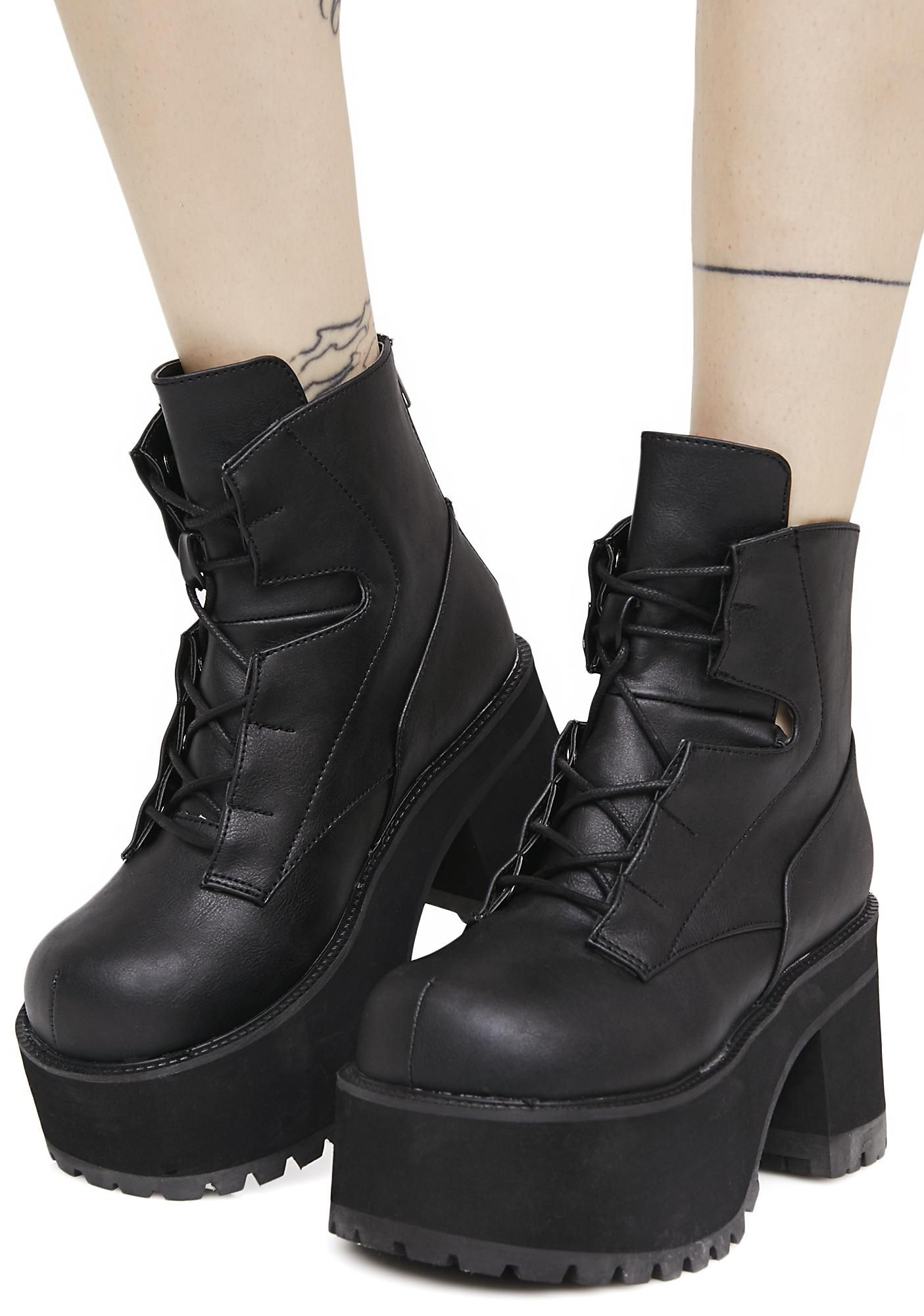 boots with platform sole