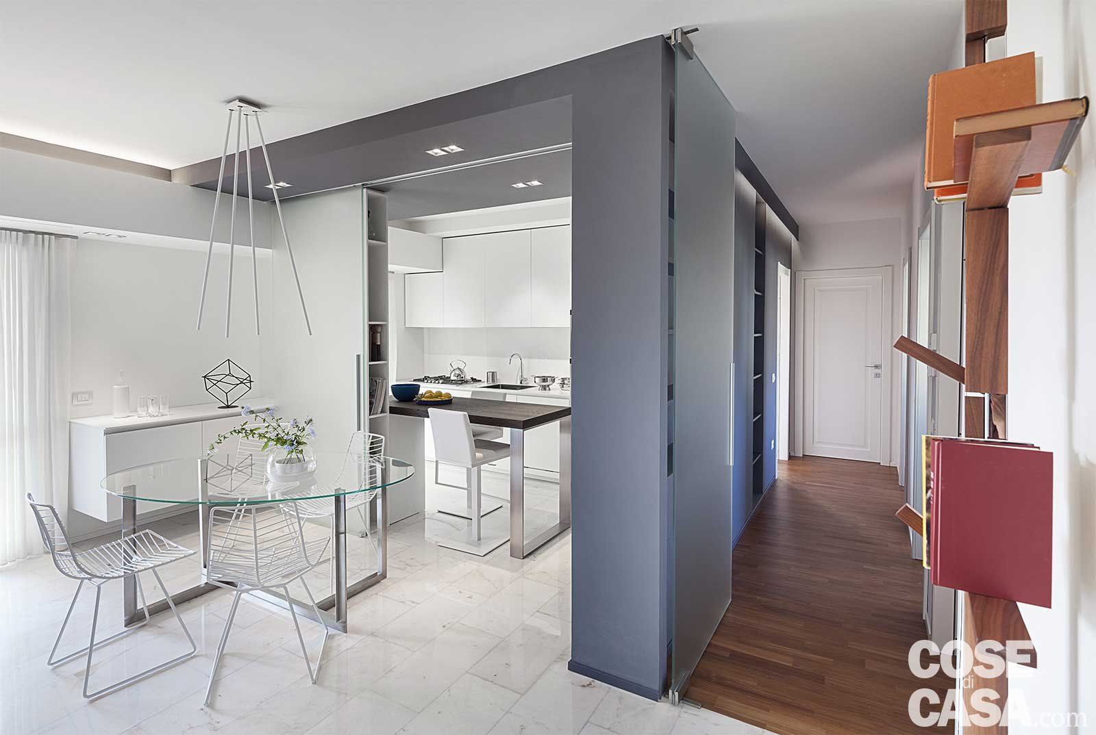 Una casa di 80 mq contemporanei e accoglienti, trasformati e ... Controsoffittature moderne idee