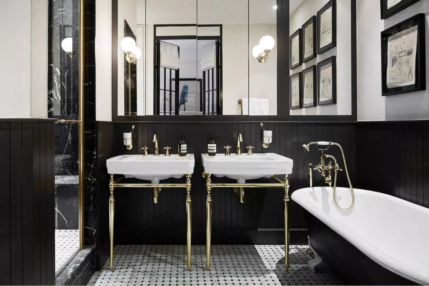 Black And Gold Bathroom, White Bathroom, Luxury Bathroom, Bathroom Interior, Modern Bathroom, Small Bathroom, Bathroom Decor, Black Bathrooms, Neutral Bathroom