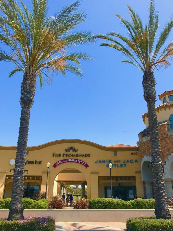 Outlet em Los Angeles: Camarillo Premium Outlets | House styles, Los angeles, Mansions