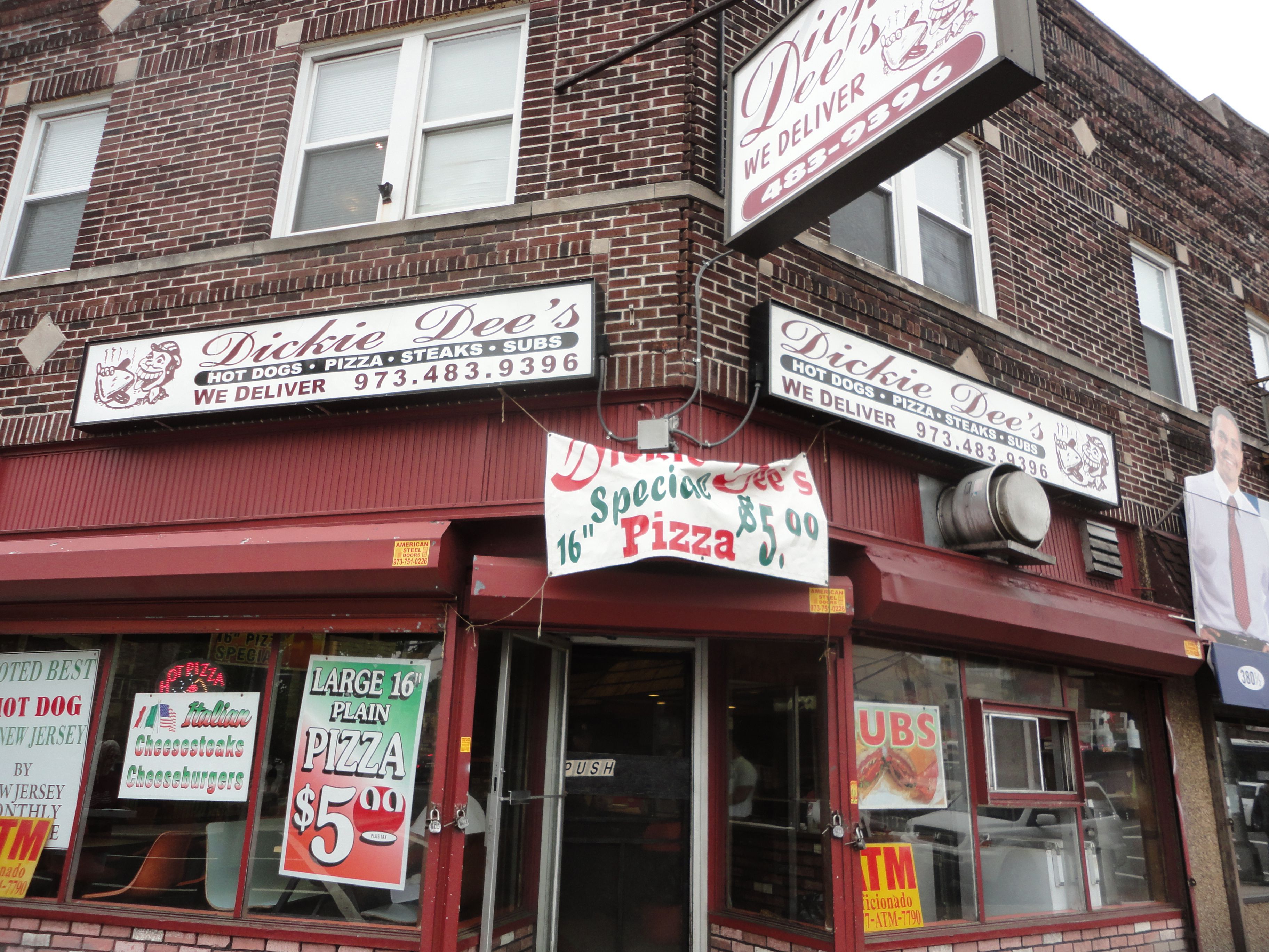 Ie Dee S Newark Nj Old School Eatery Known For Italian Hot