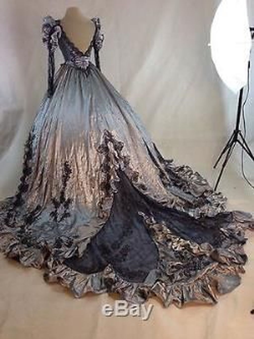 50 Elegant Halloween Wedding Dress Ideas You Should Try | Halloween