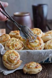 Käse-Schinken-Blätterteigschnecken #recipeforpuffpastry