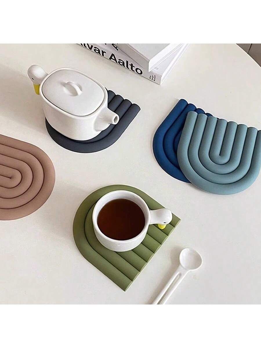 1pc Creative Silicone Rainbow Designed Hot Pad/Pot Holder/Table Mat For Home Kitchen Decoration