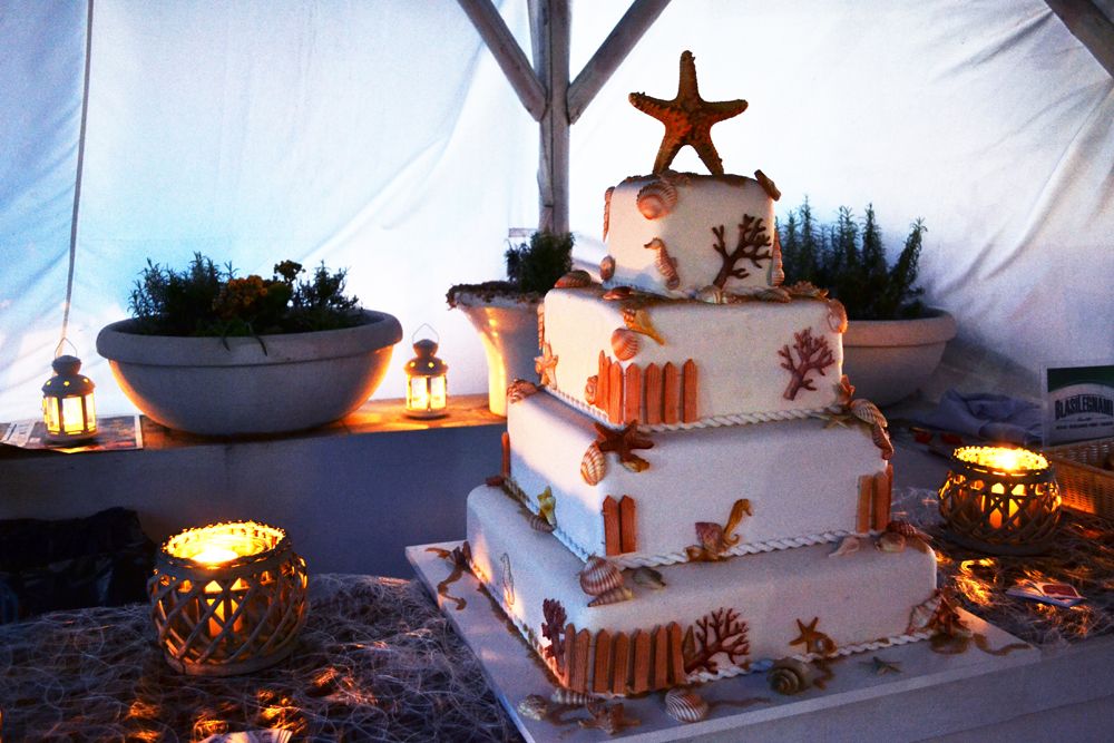 weddingcake a tema marino con meravigliose decorazioni di