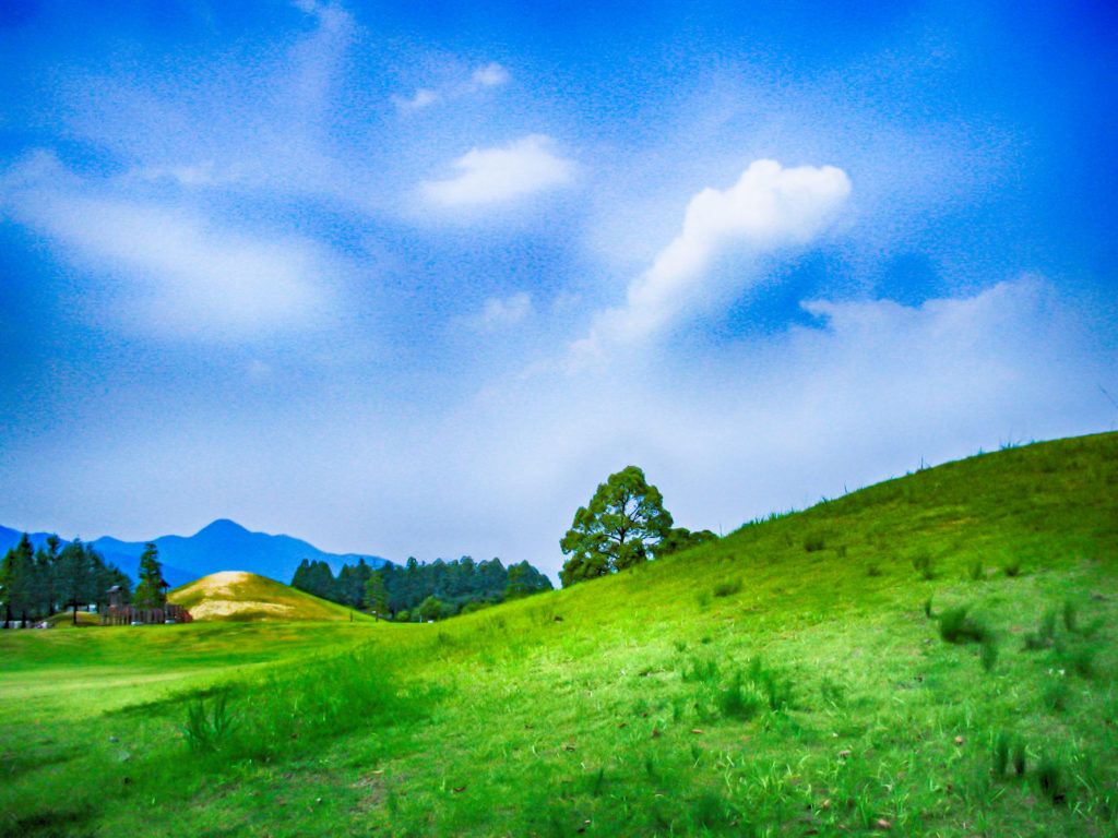 公園の芝と丘と雲 無料画像 フリー写真素材 Activephotostyle 風景 雲 公園 公園の芝と丘と雲 無料画像 フリー写真素材 Activephotostyle 風景 雲 公園