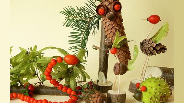 podzim Crafts For Kids, Arts And Crafts, Christmas Wreaths, Craft Ideas, Holiday Decor, Nature, Home Decor, Fashion, Crafts For Children