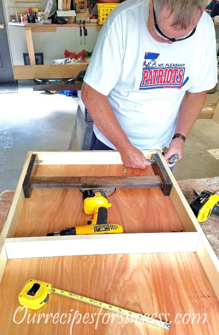 DIY Cornhole Game | Bag Toss Game | Our Recipes For Success Backyard Games Diy, Diy Yard Games, Diy Games, Outdoor Games, Backyard Activities, Outdoor Stuff, Backyard Projects, Backyard Ideas, Wood Projects
