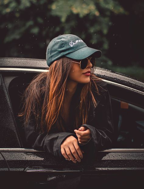 6 señales de que conociste el amor en el momento equivocado Instagram Ideas Photography, Fashion Photography Poses, Portrait Photography Poses, Photography Women, Photography Tips, Photography Backdrops, Photography Hashtags, Photography Tutorials, Digital Photography