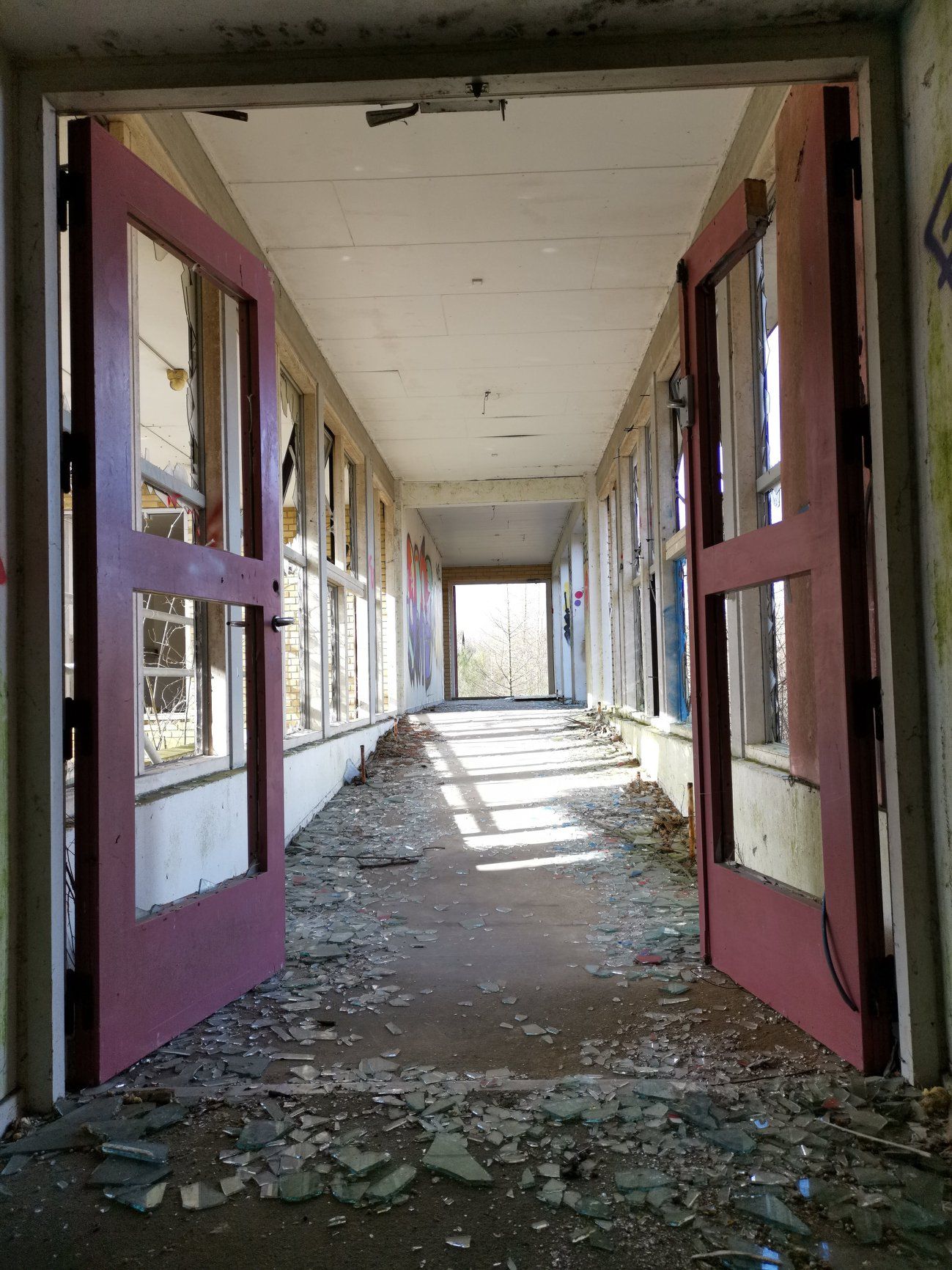 the new owner 'forgot' insurance and after a fire broke out it has been left to decay, and is heavily marked by vandalism. #urbex #urbanexploration #abandoned #decay #abandonedplaces #urbexphotography Abandoned Ohio, Abandoned Factory, Abandoned Asylums, Abandoned Hospital, Abandoned Buildings, Abandoned Places, Haunted Places, Places In Europe, Places Around The World