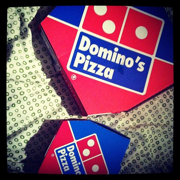 Domino S Pizza Spanish Sizzler American Hot And Garlic Bread Such A Guilty Pleasure