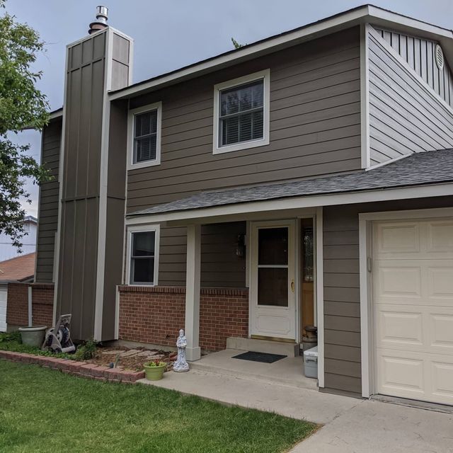 Direct Siding on Instagram: "Another beautiful #JamesHardie Color Plus Siding project. Look at this before & after! 😍 Are you ready to upgrade your exterior? Here at #MyBuilderColorado we love helping make your Colorado Dream Home come to a reality. We can assist with: New Siding & Windows New Custom Homes & Pop Tops Major Remodels & Home Additions Call us today to discuss your project! (303) 876 - 7570 www MyBuilderColorado.com" Custom Home Builders, Custom Homes, James Hardie Siding, My Builder, Spotswood, Fiber Cement Siding, Front Range, Dream Properties, Home Additions