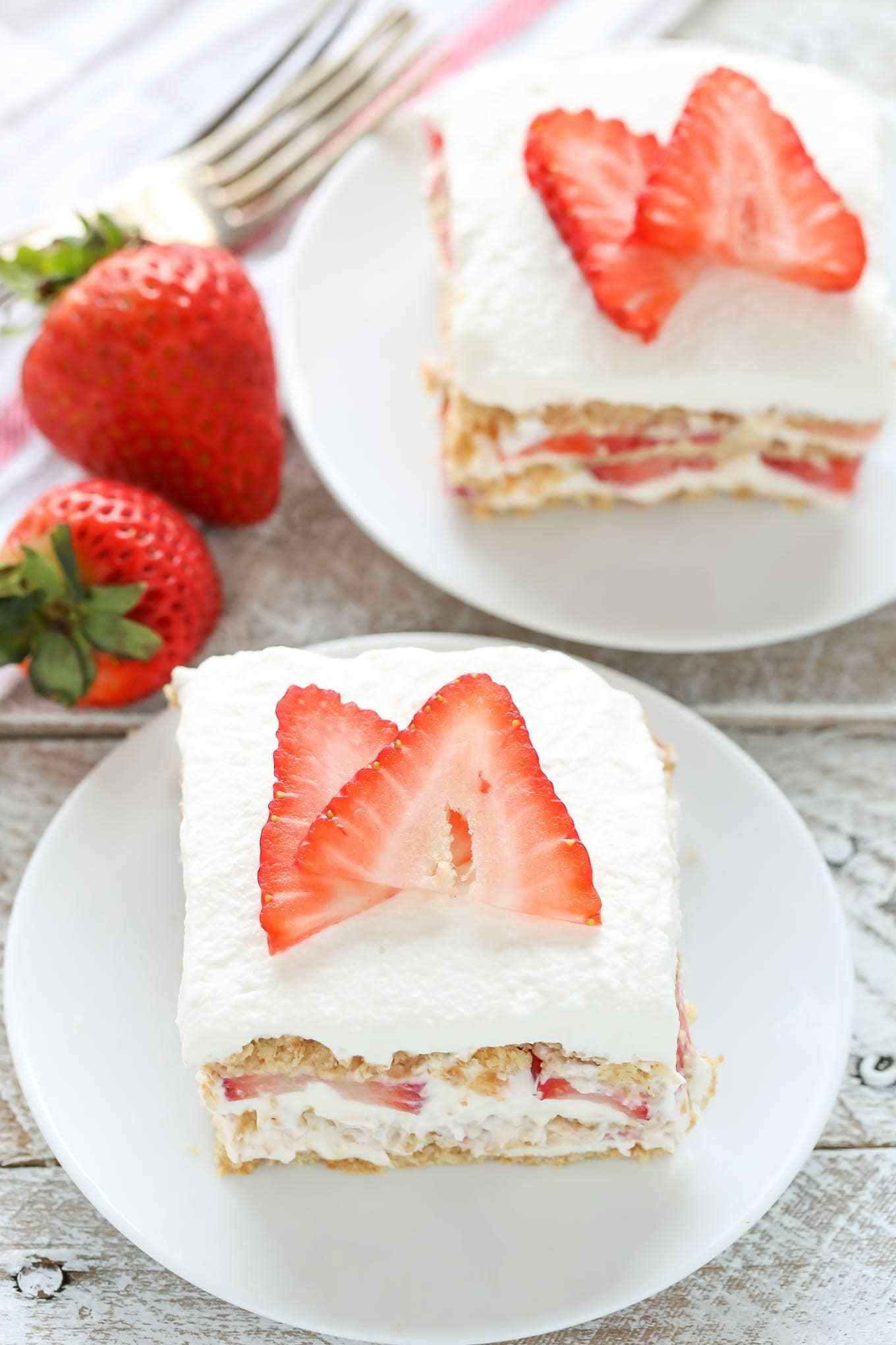 layers of graham crackers no bake cheesecake filling and strawberries topped off with homemade whip baked strawberries icebox cake no bake cheesecake filling strawberry cream cheese icebox cake on layers of graham crackers no bake cheesecake filling and strawberries topped off with homemade whip baked strawberries icebox cake no bake cheesecake filling pinterest