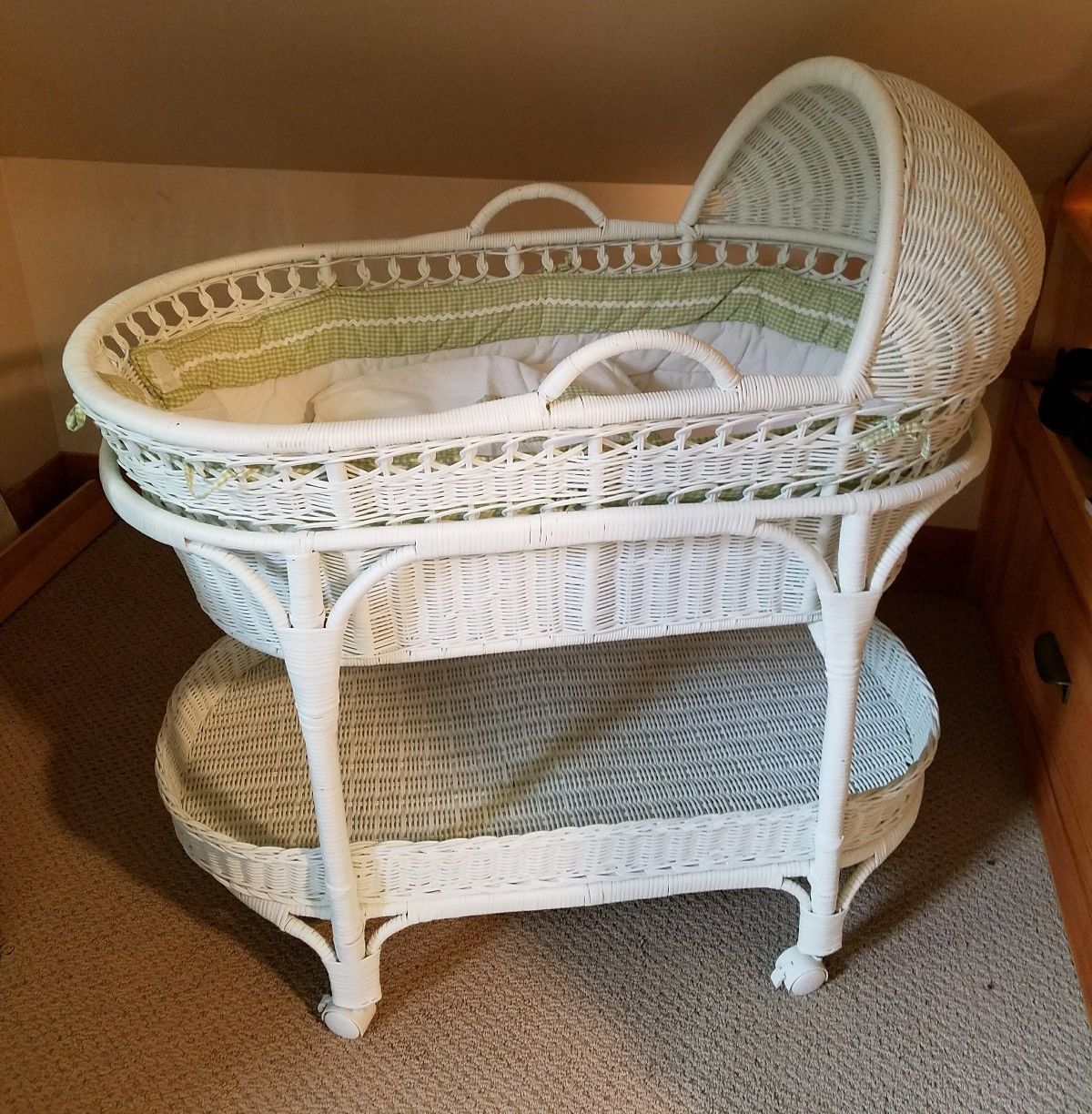 Pottery Barn Moses Bassinet White Wicker With Green Neutral