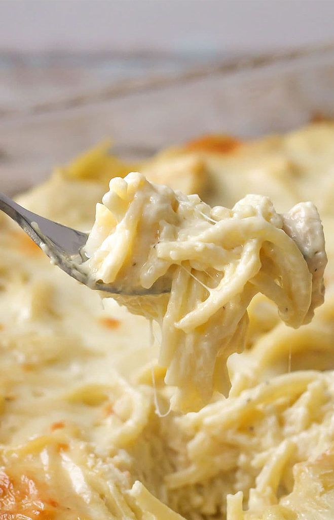 DELICIOUS Chicken Tetrazzini - one of the most delicious dinner pasta recipes you'll try! #hollandaisesauce