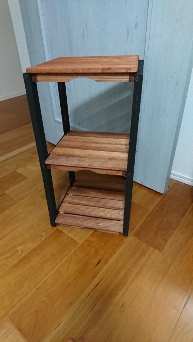 セリアのウッドデッキパネルで作る3段シューズラック♪|LIMIA (リミア) Open Closet, Timber House