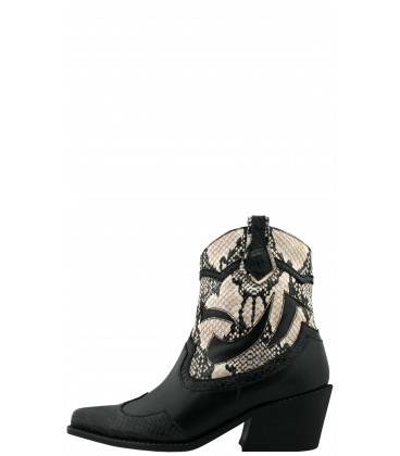 Botines para mujer Huganda Cuero Napa x Folia Negro 1 Biker, Ankle Boot, Boots, Fashion, Templates, Blue Ankle Boots, Bride Shoes, Leopard Print Boots, Leather Belts